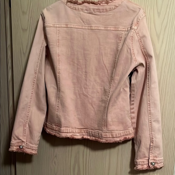 Stylish Pink Denim Jacket with Pearl Details - Picture 10 of 14